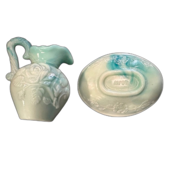 AVON Milk Glass Victorian Rose Pattern Pitcher & Soap‎ Dish - Picture 5 of 14